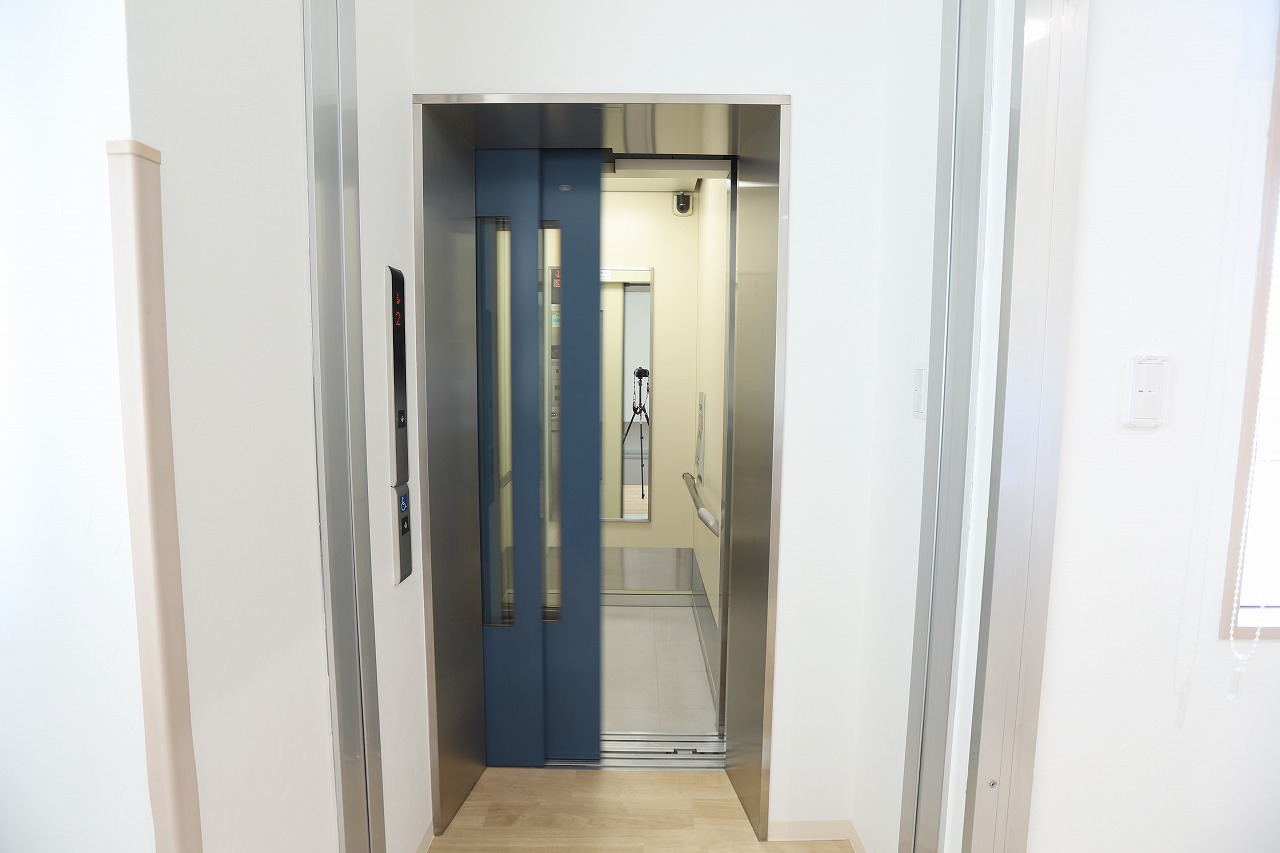 エレベーター完備（受付は2階）